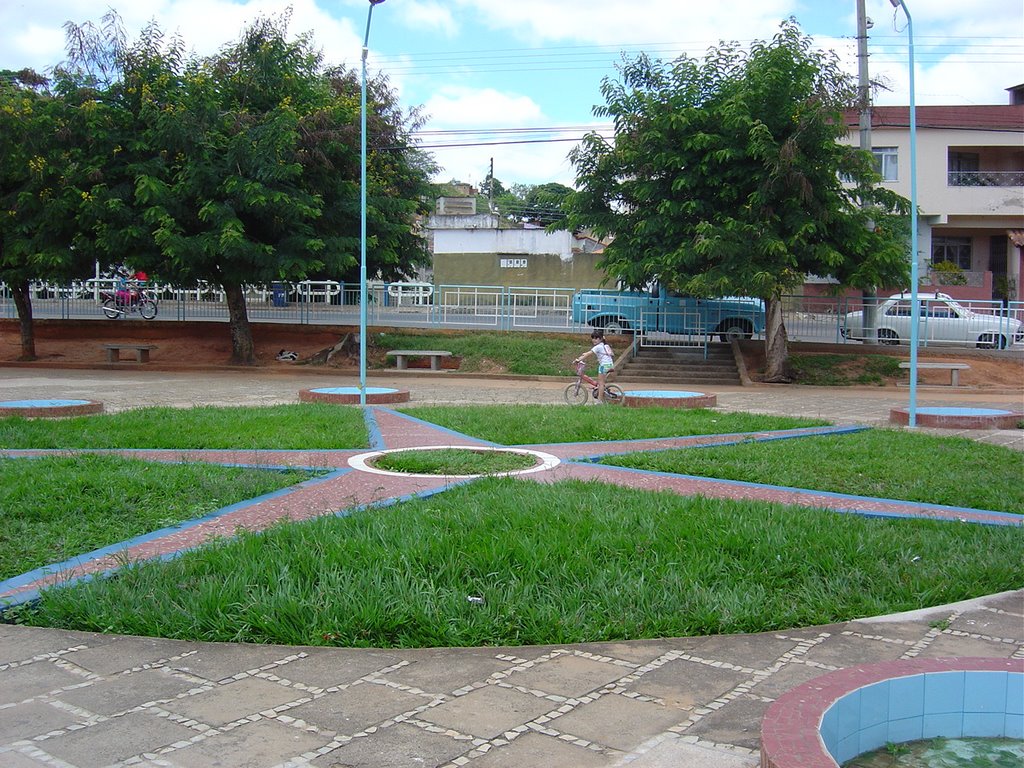 Praça em Itaocara by Leandro Campos Teixeira