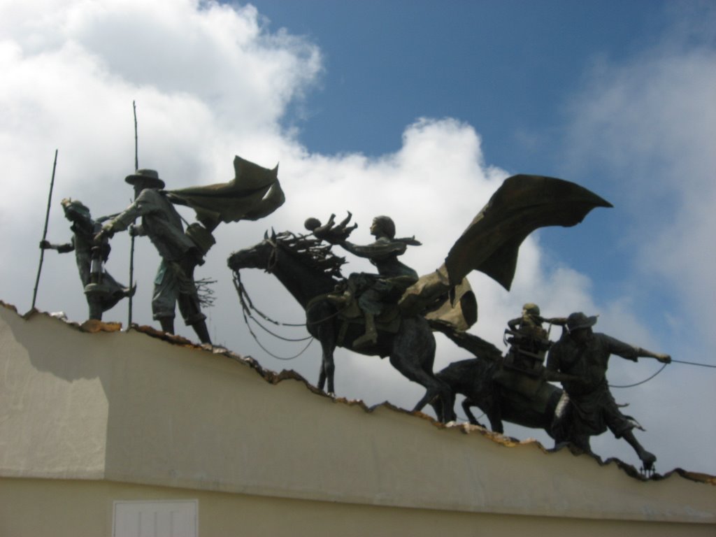 Monumento a Los Colonizadores by icacaldas