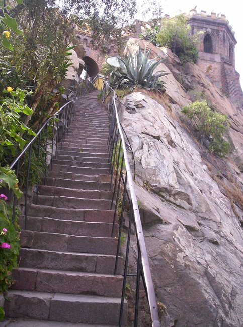 Escalera Cerro Santa Lucia by Clauditico