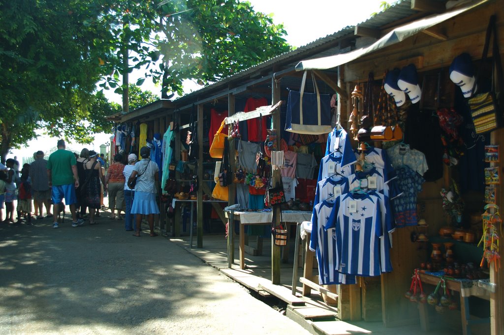 Roatan Honduras by izruth