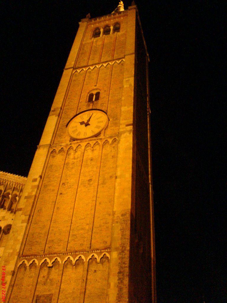 Duomo at night by Savvikos