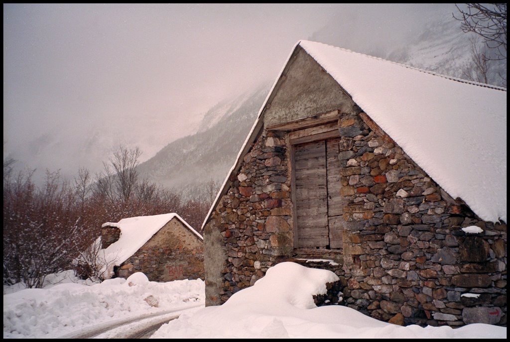 Valle de Pineta, bordas by jose Angel Sanchez N…