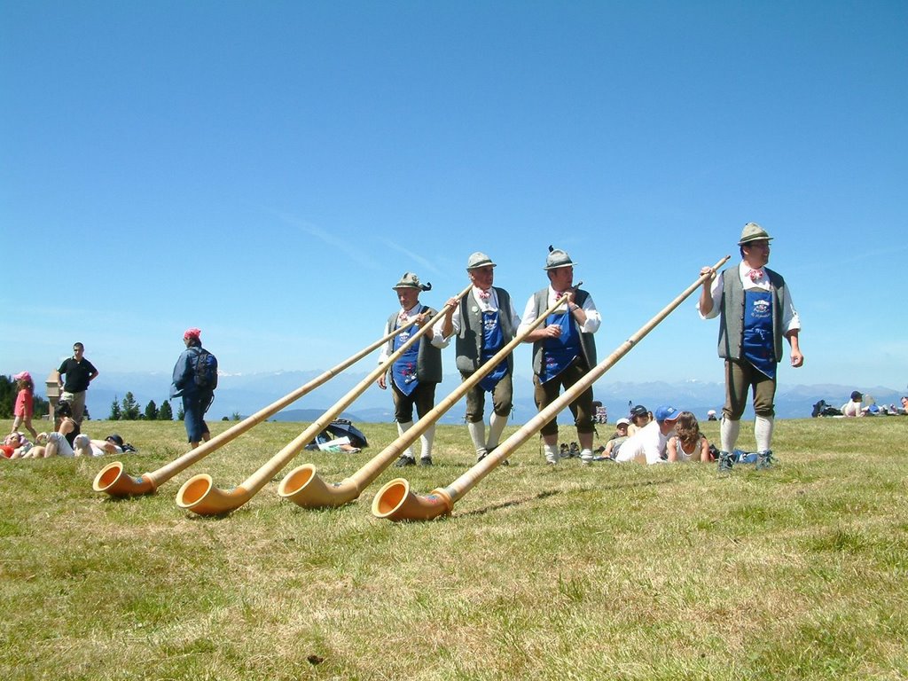 Festa delle malghe a Pampeago by bevilacqua