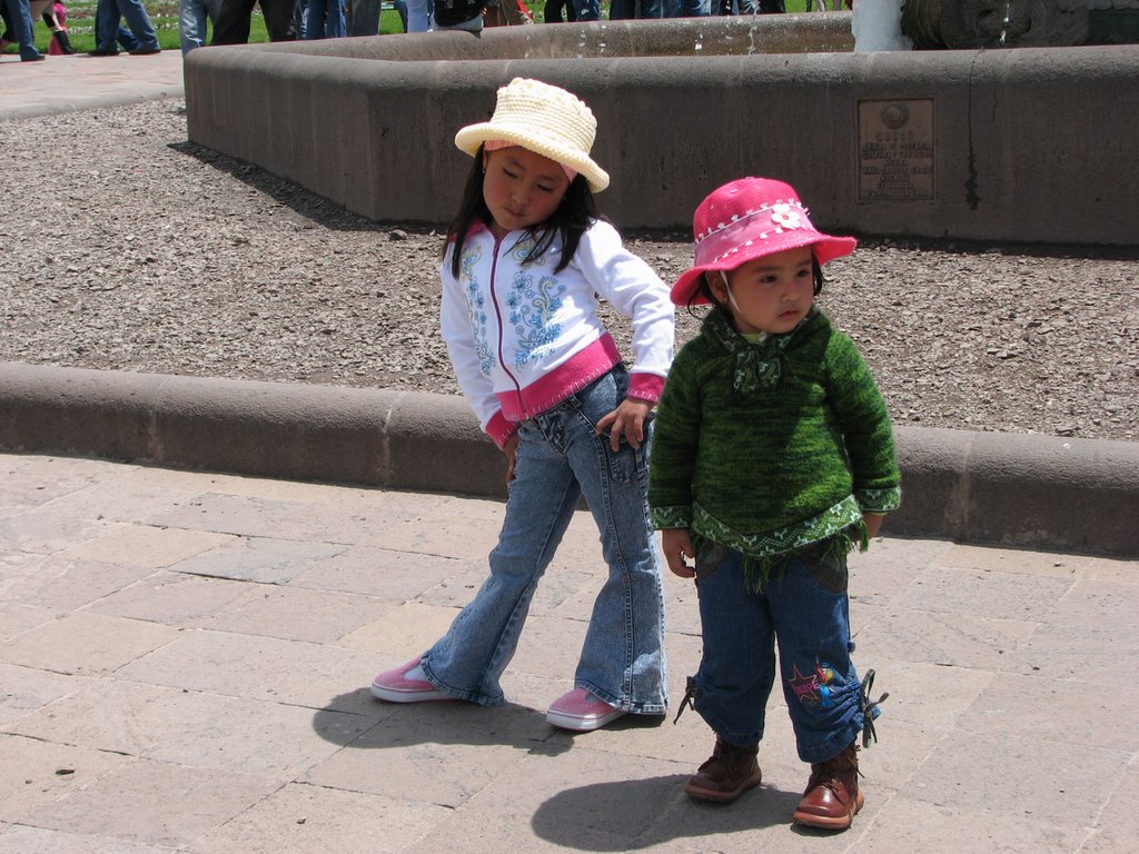 Niñas (Plaza de Armas) _ Cusco by Claudio el peruano