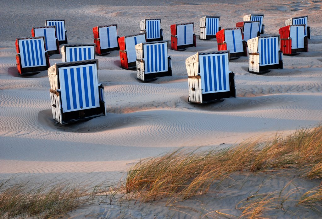 Strandkörbe in Warnemünde by Holger Martens