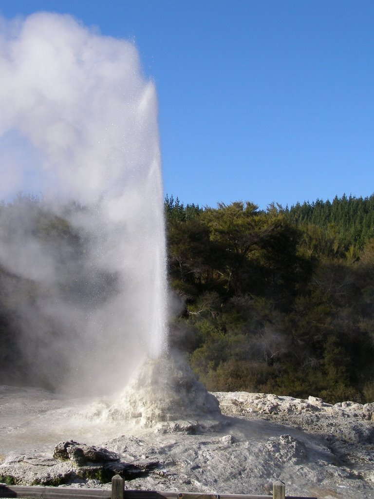 Ledy Knox Geyser by borealisz