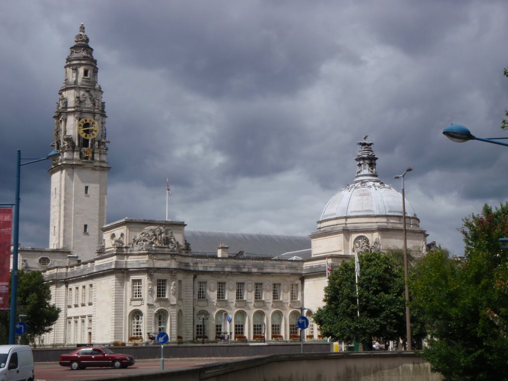 City Hall, Cardiff by sassiecat