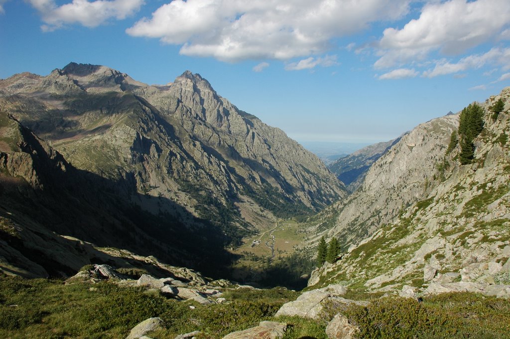 Conca del Valasco dal sentiero verso il Lago del Claus by Luca78