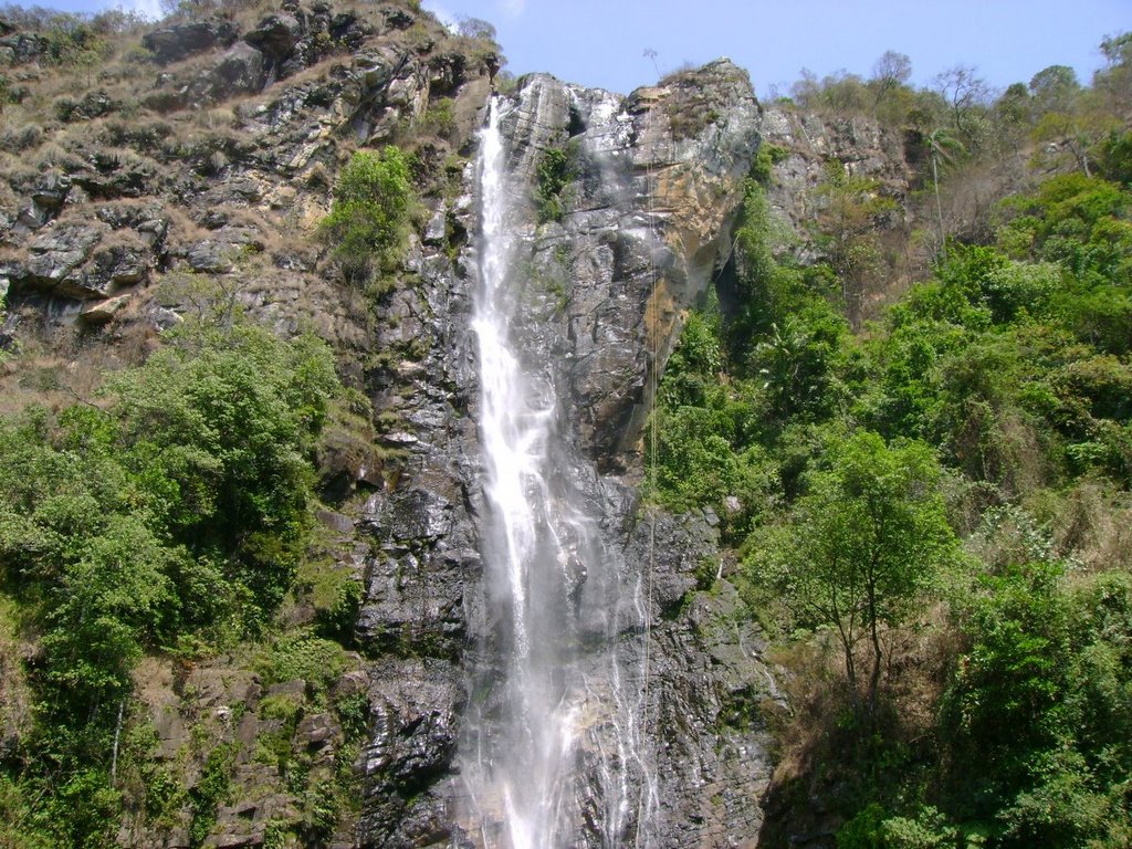 Ipoema - Cachoeira Alta by Jarbas Araujo Jr