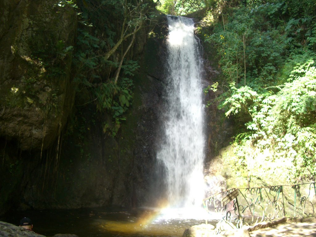 Cascada Parque Los Chorros by Francisco Leonardo