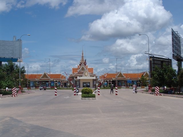 Bavet border checkpoint, Cambodia side by ckim