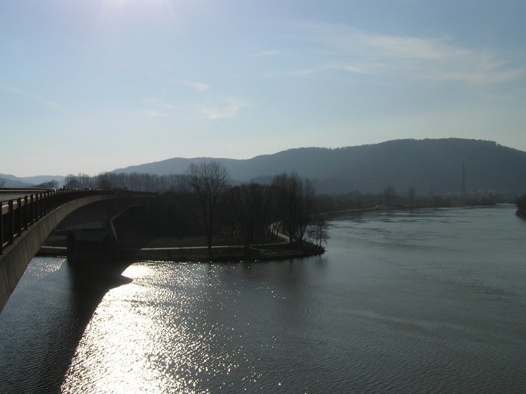 Konz - confluence of Saar and Mosel by GilbertFries