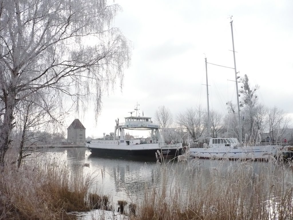 Winter am Ueckermünder Hafen by Klaus Heinrich