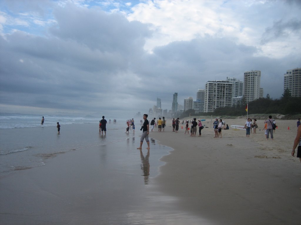 Main Beach QLD 4217, Australia by 엔돌핀