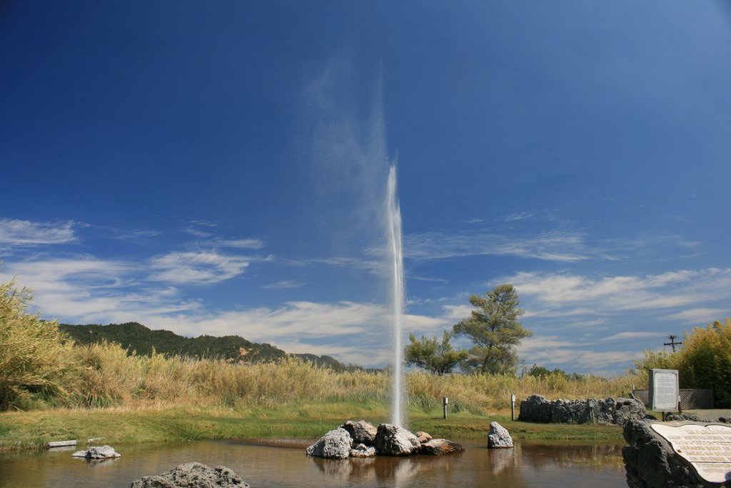 Geyser Old Faithful by saxxon