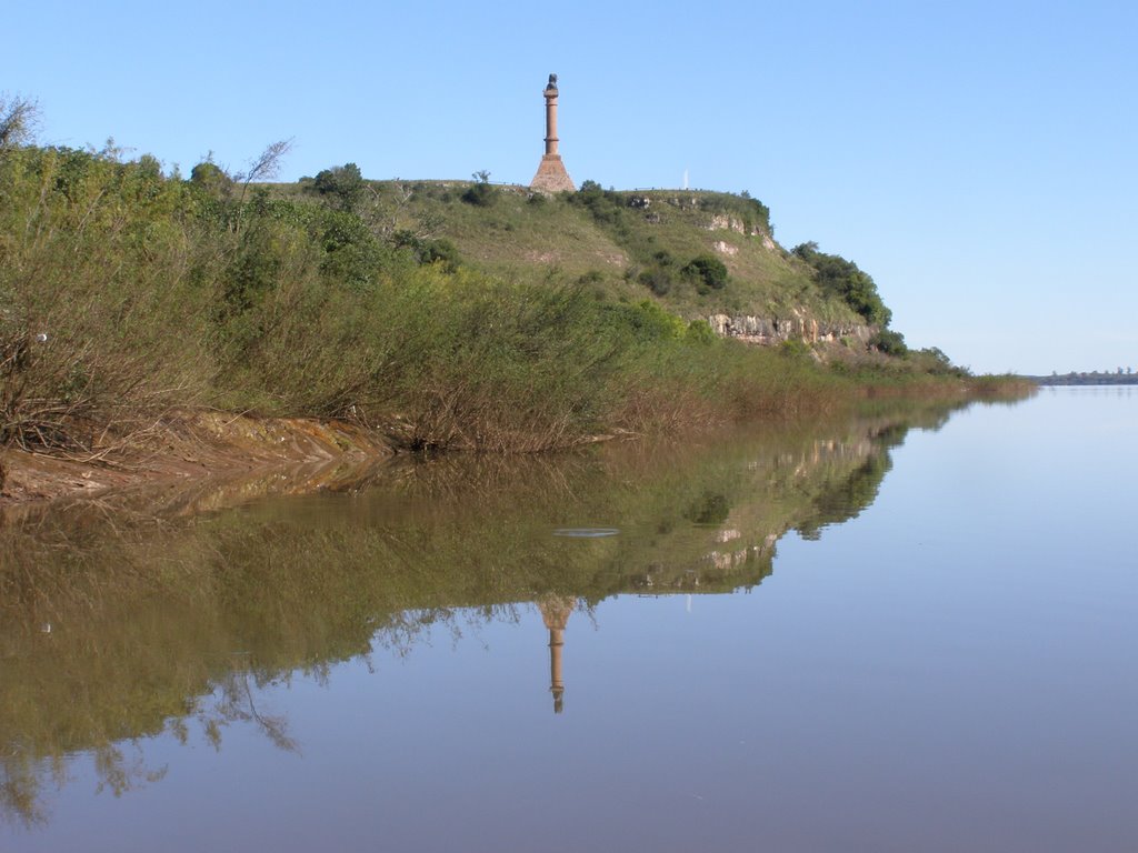 Meseta y reflejo by Bernardo Agüero Sall…