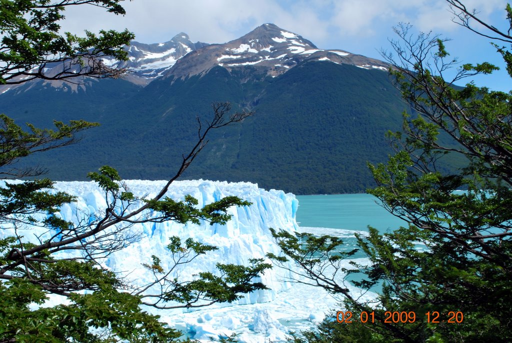 Patagonia - El Glaciar Perito Moreno by Paolo Grassi