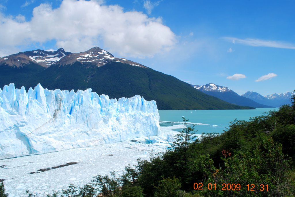 Patagonia - El Glaciar Perito Moreno by Paolo Grassi