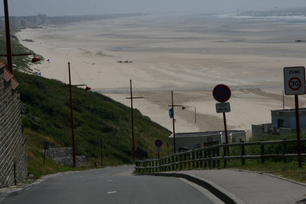 Zufahrt zum Strand by Reinhardt,H.