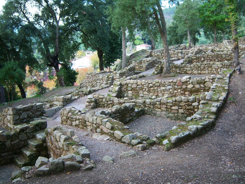 Castro de Santome by Rio Loña Or