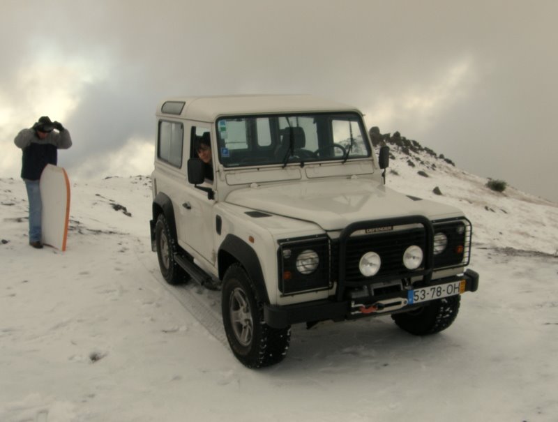 Neve no Areeiro é normal, mas o Surfista está longe mar... by josé Diamantino Ramo…