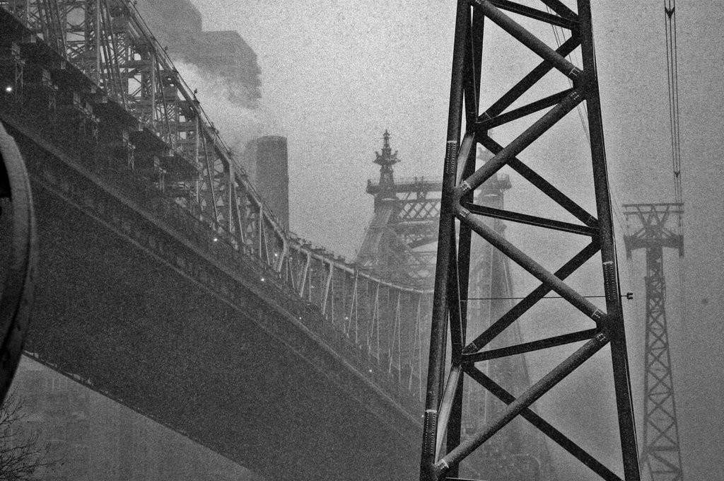 Queensboro Bridge Snow Storm by t.ma