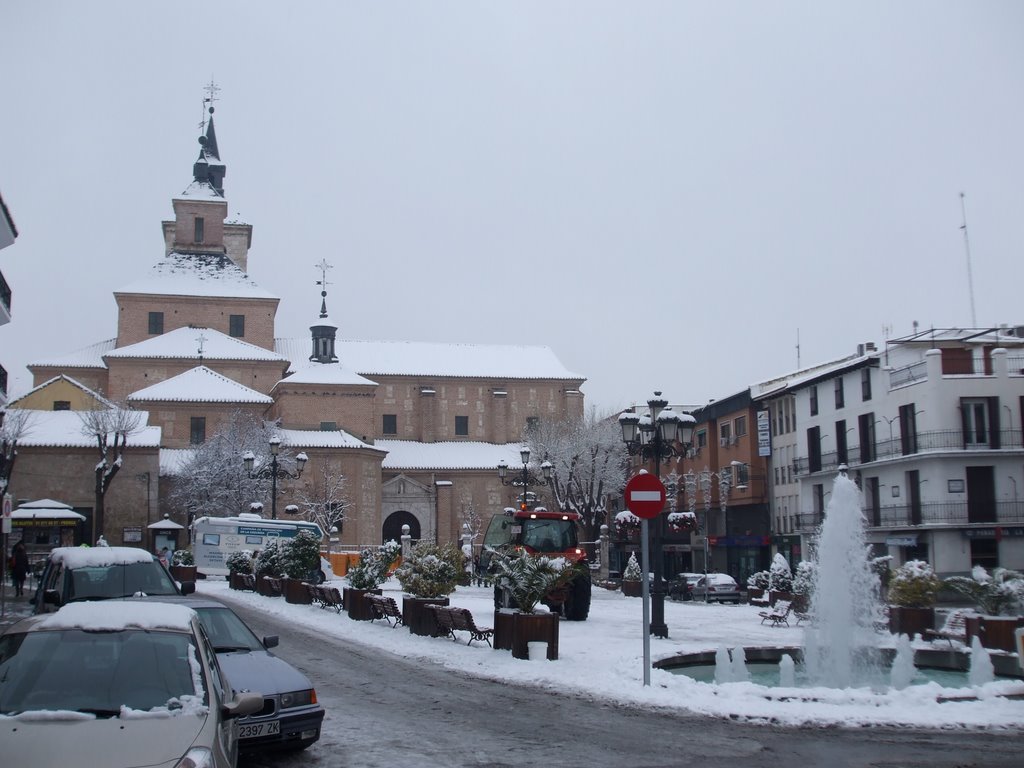 Plaza de la Constitucion y Iglesia con nieve by ioan sabou