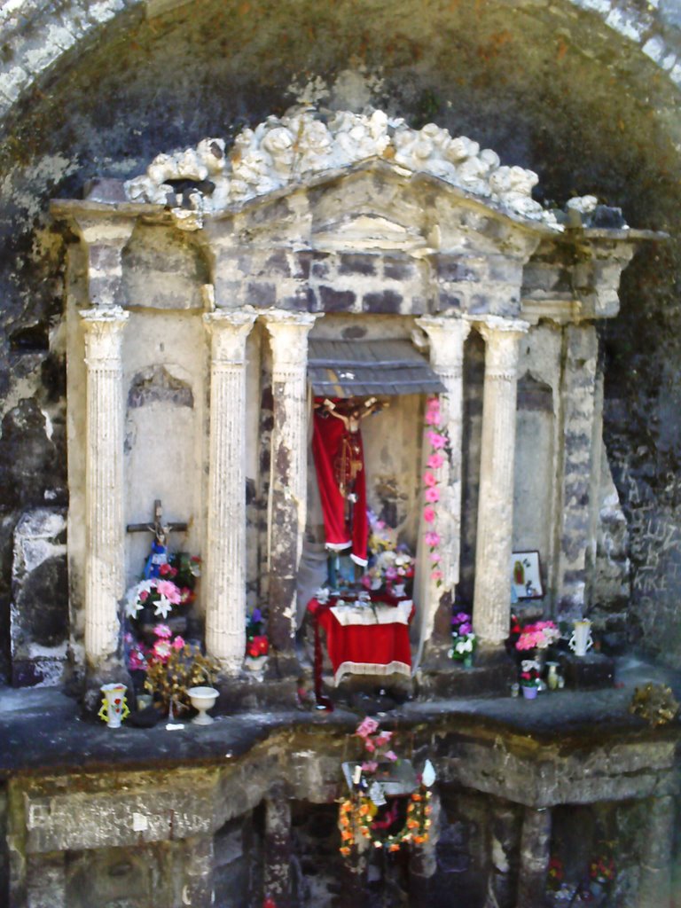 Altar de Iglesia Parangaricutiro-F by Inge_Fer