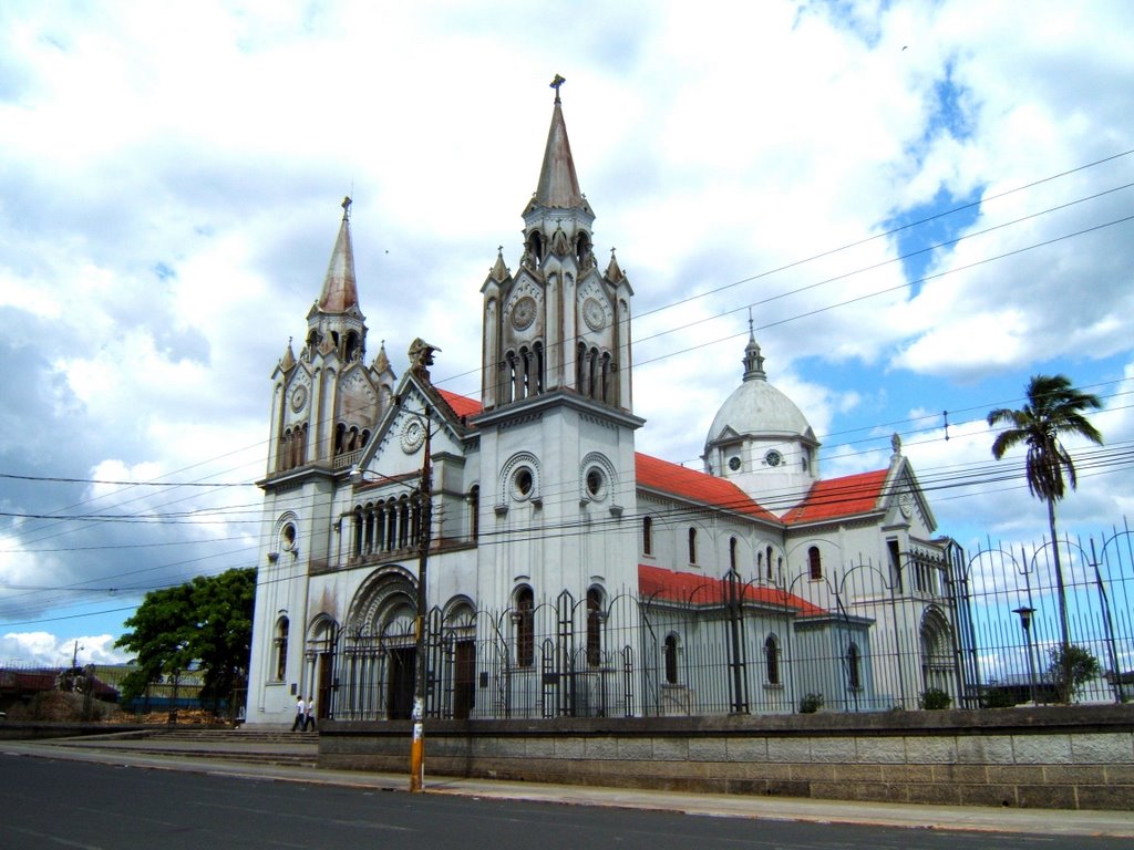 Iglesia de San Ramón by Johnny Alvarado V.