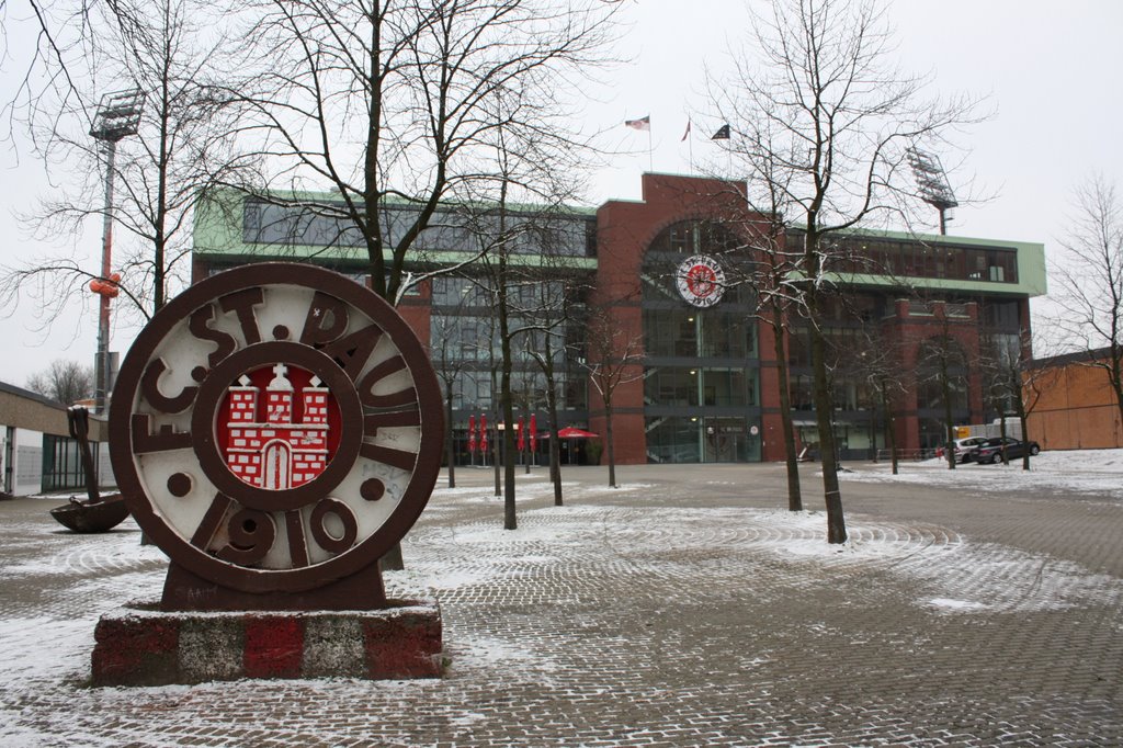 Südtribüne des Stadions am Millerntor by Schubi-Uetersen