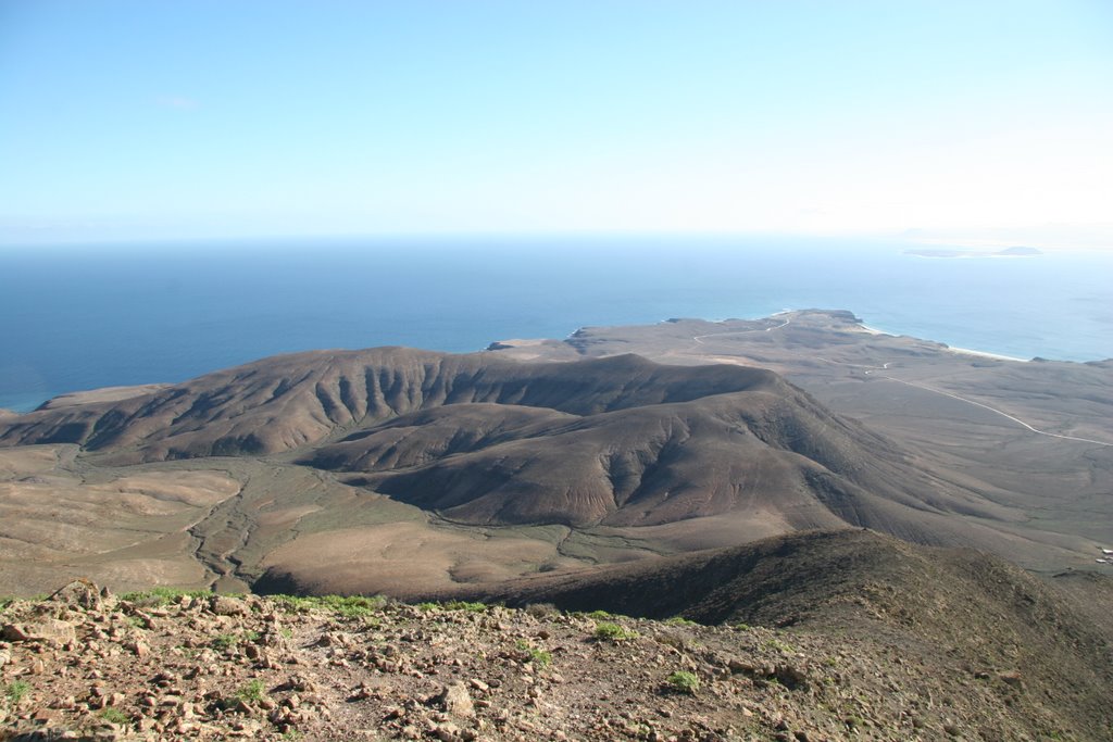 Volcanic Lanzarote/ Лансароте by Andrew J