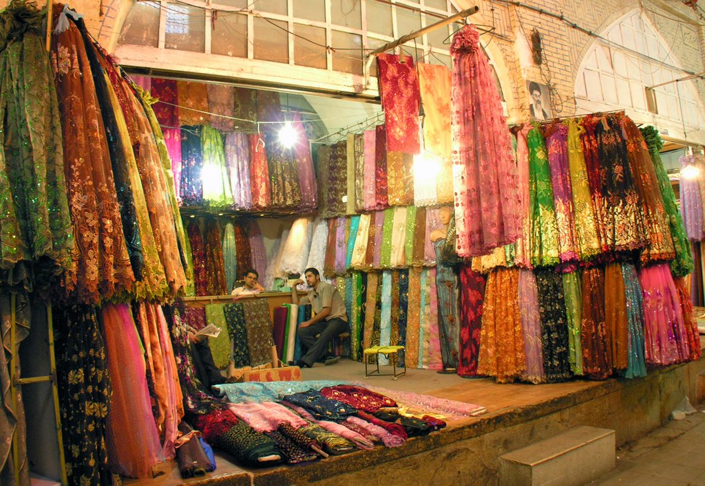 Drapery on Vakil bazar by IPAAT