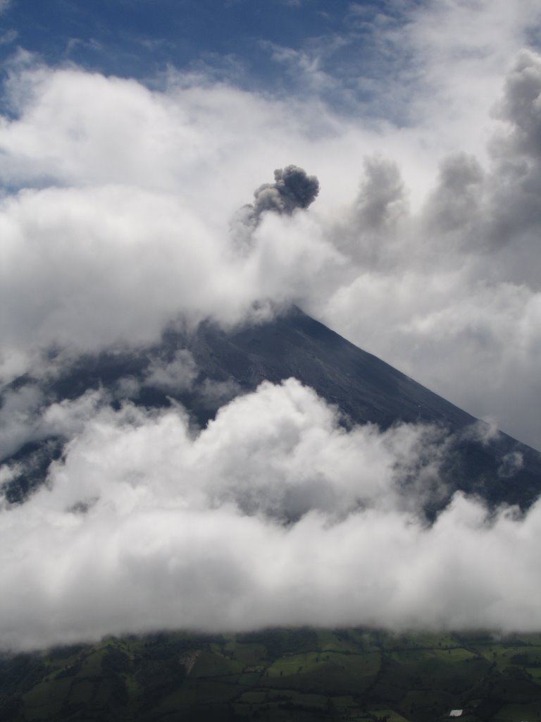 Banos Tungurahua by Jasdg