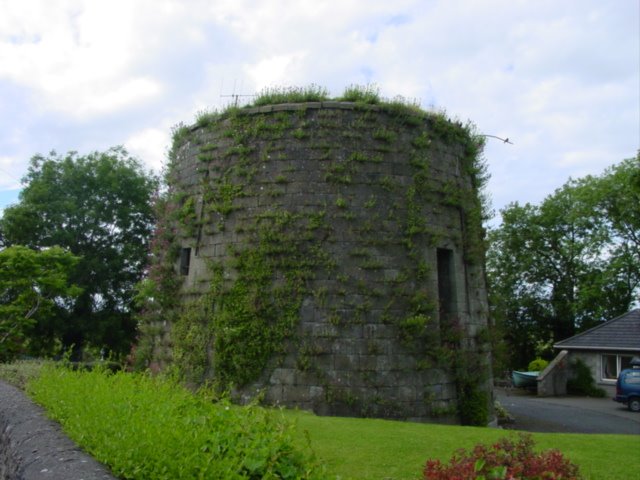 Martello tower at Banagher by Hugo__M