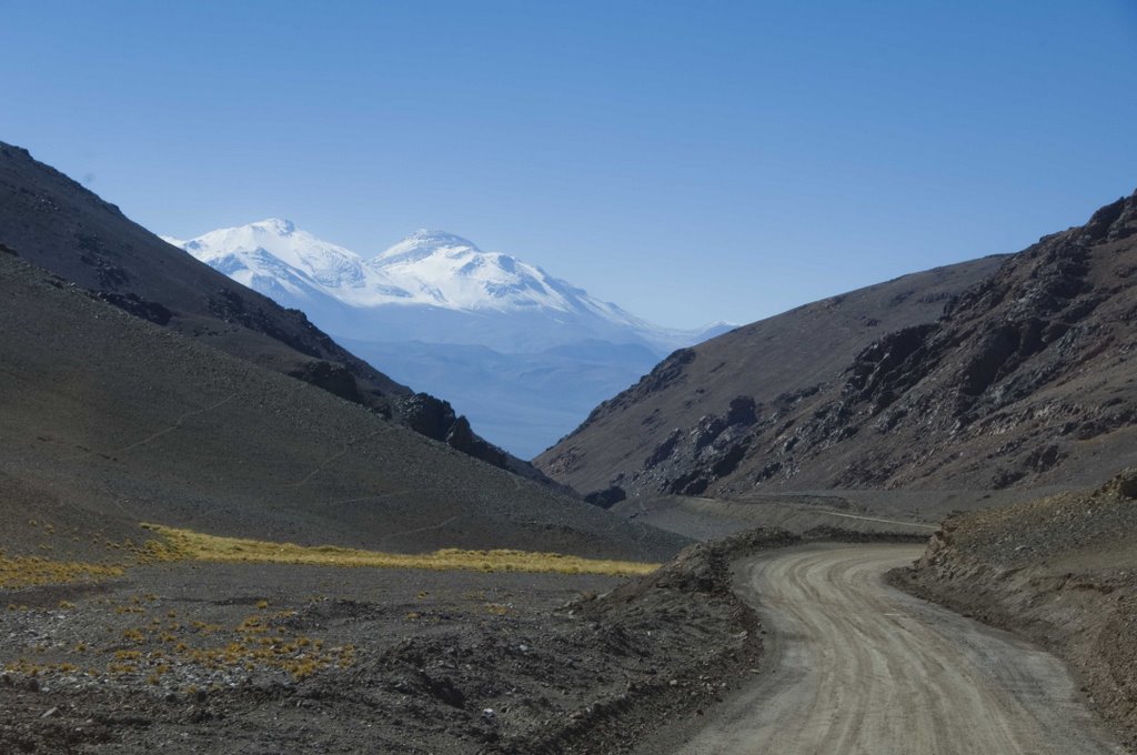 CHILE. Camino al PASO SAN FRANCISCO by Richard Desomme