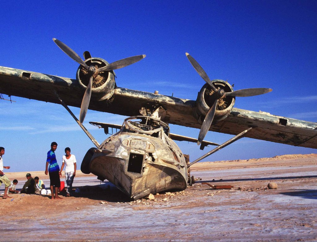 CATALINA plane attaqued by the bedouins by Richard Desomme