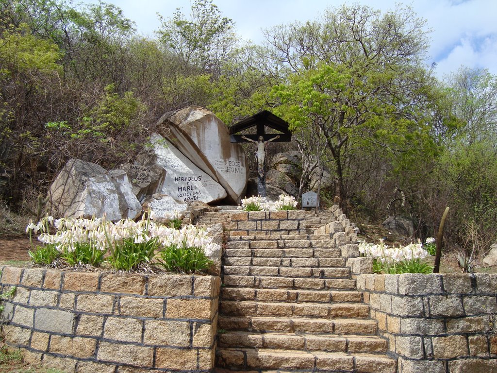 Patu - Imagem de Jesus na subida da serra do Lima. by VaConferir Por Walte…