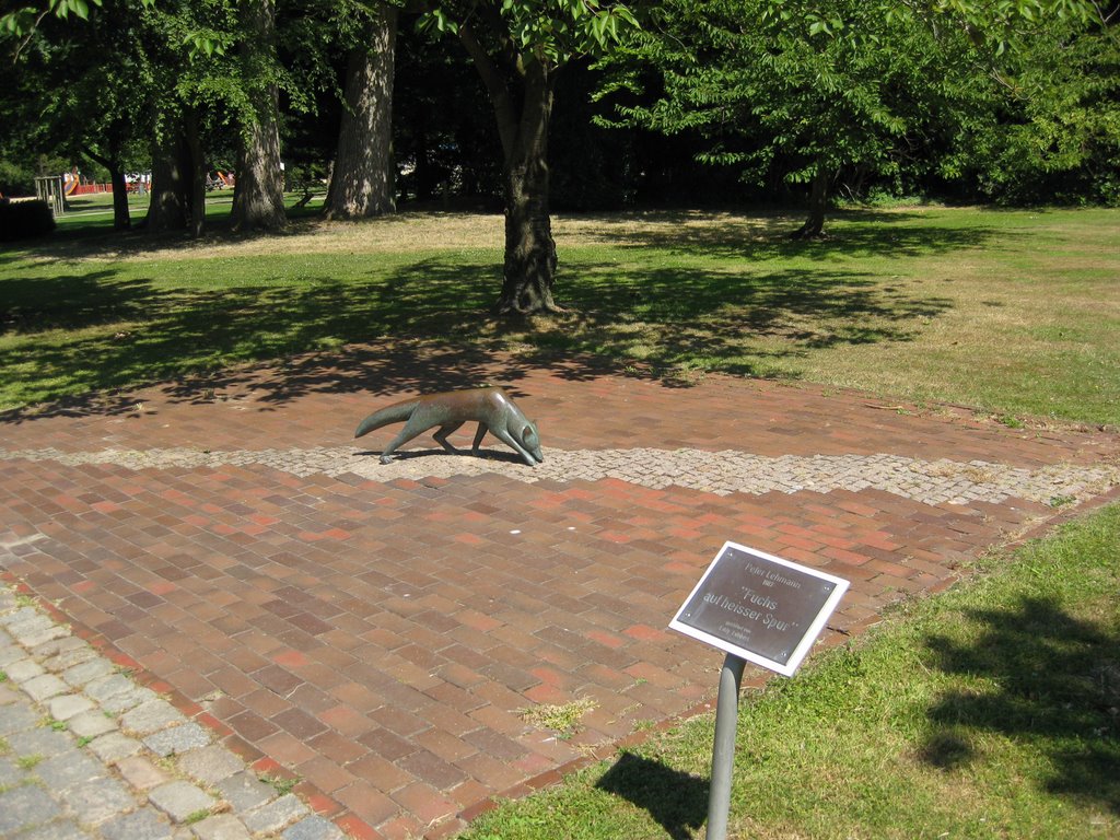 Cuxhaven-Döse - Kunst im Kurpark - "Fuchs auf heisser Spur" von Peter Lehmann by Robert-68