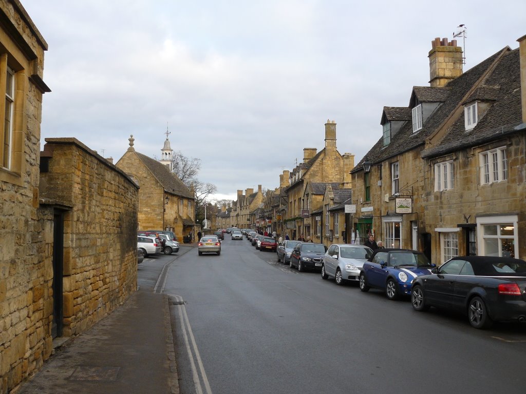 Lower High Street, Chipping Campden by Ken & Janie Rowell