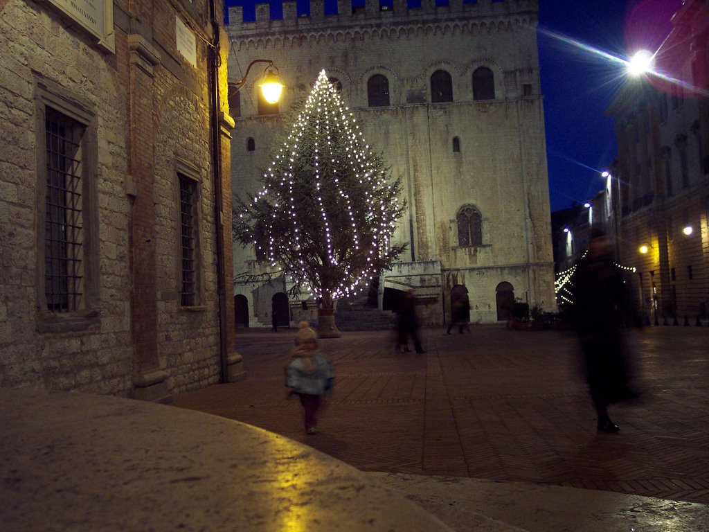 Gubbio (PG) - Piazza Grande by iles@nfy