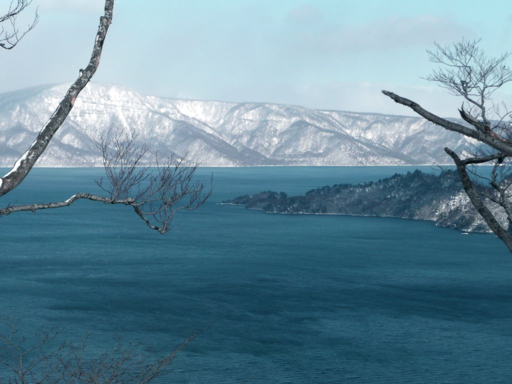 Lake Towada - 十和田湖 by M.Hiraga