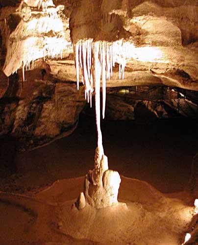 Grottes de Lacave, dordogne, France by isogood