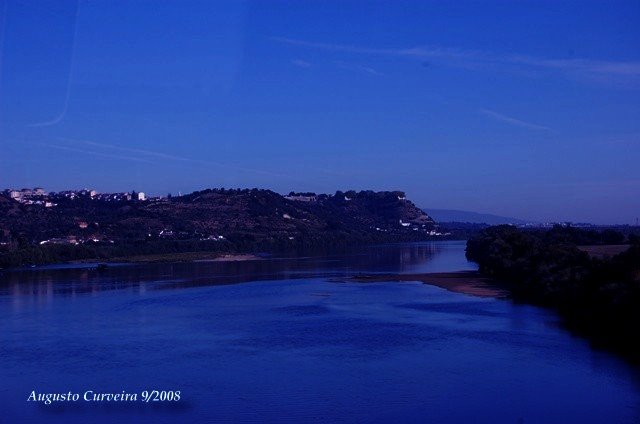 Rio Tejo - ponte de Santarém by augusto curveira