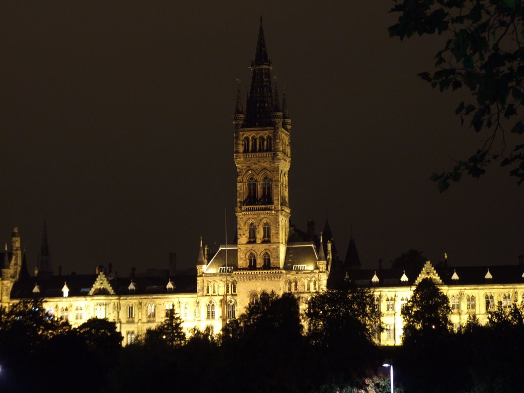 Glasgow University by night by Cuddlybusman