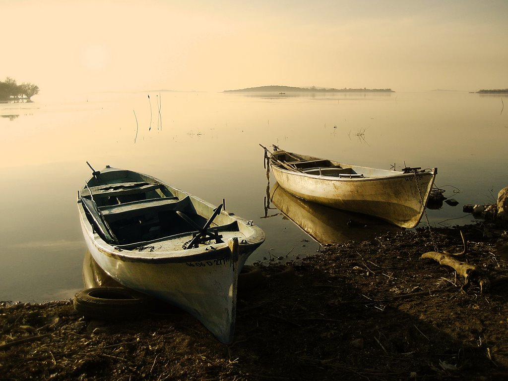 Gölyazı by Fikret Okan