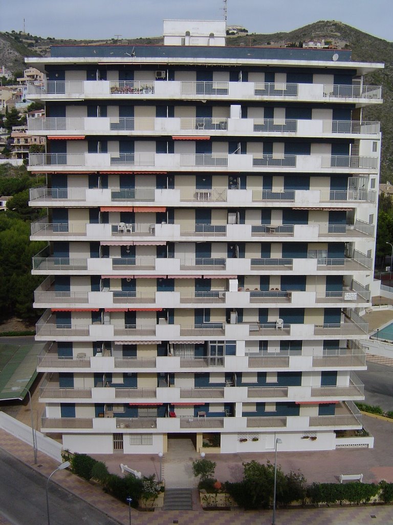 Edificio Bahia des Naranjos II by ortibus