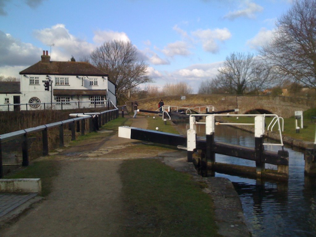 The White Lion Pub and the canal in marsworth by yoooreds