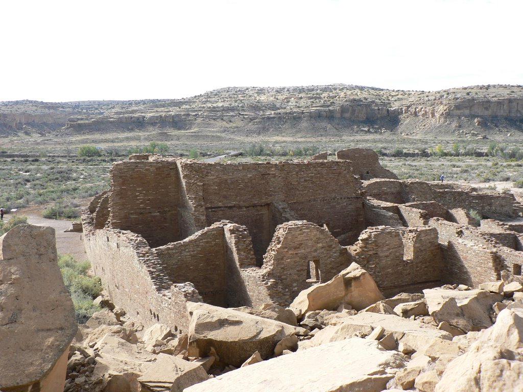 Ruins at Pueblo Bonito by Rich Eggleston