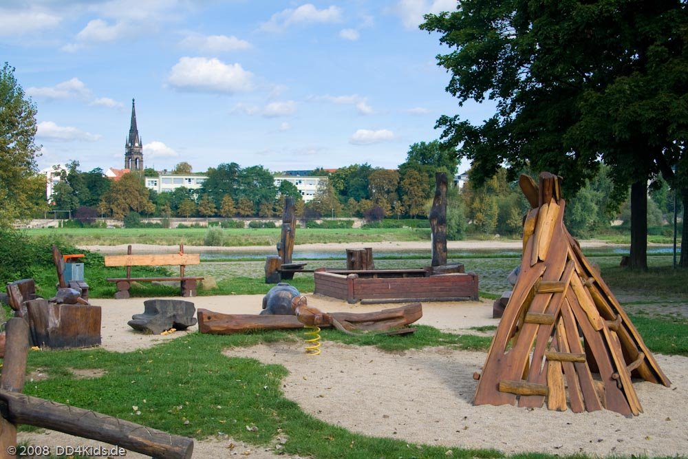 Spielplatz an der Elbe (Johannstadt) by dd4kids.de