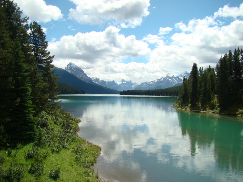 MALIGNE LAKE, JASPER PARK (Nilda) by Nilda Rodriguez